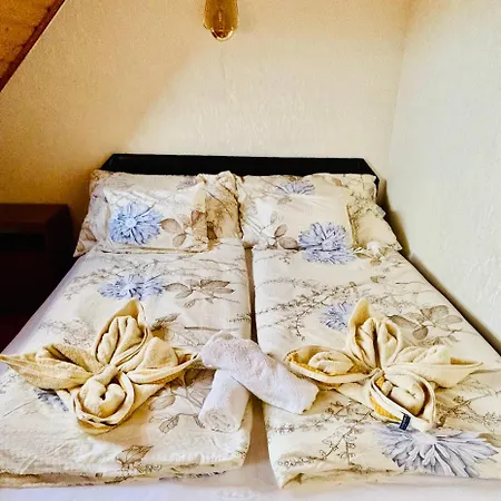 Szeibert Vendeghaz 公寓